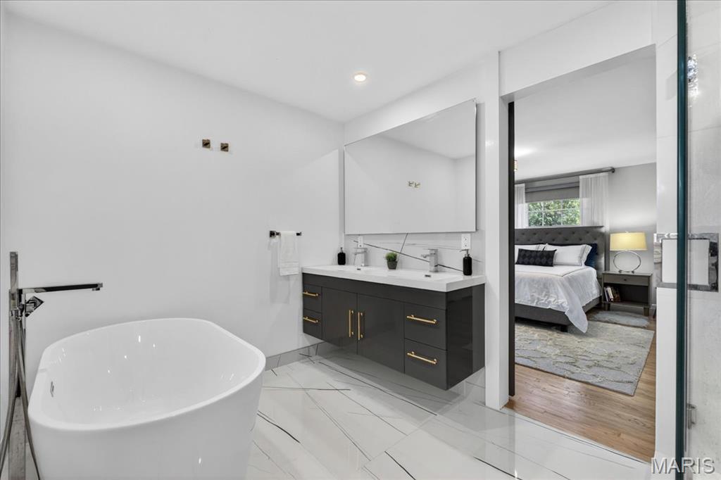 8 Clerbrook Lane