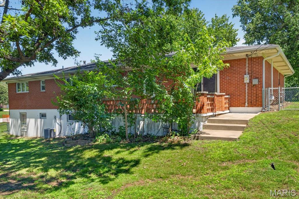 9341 Tea Rose Lane