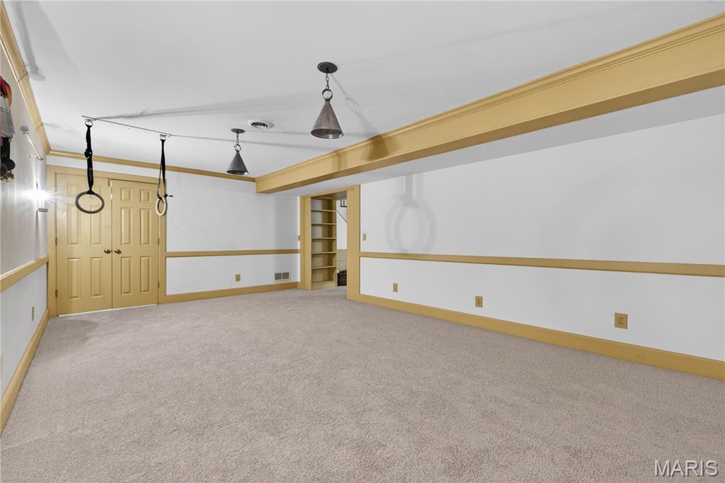 2 Woodridge Drive