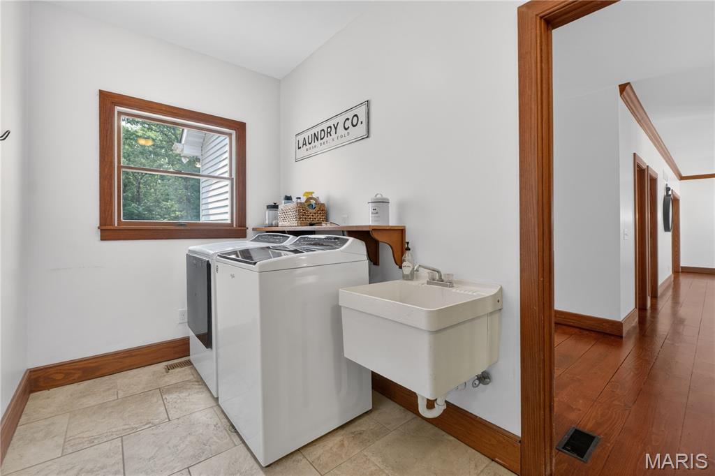 2 Woodridge Drive