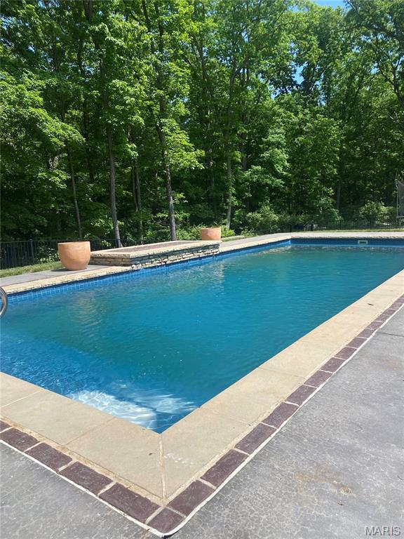 2 Woodridge Drive