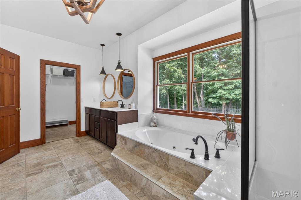 2 Woodridge Drive