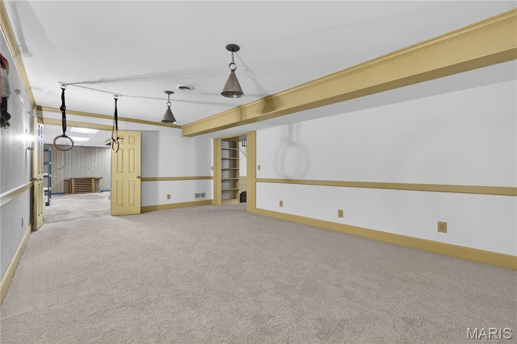 2 Woodridge Drive