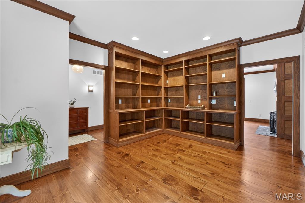 2 Woodridge Drive