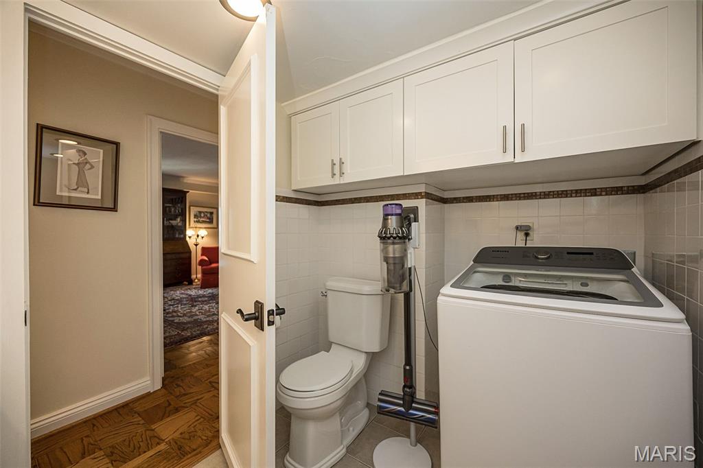 900 S Hanley Road Unit: 11D