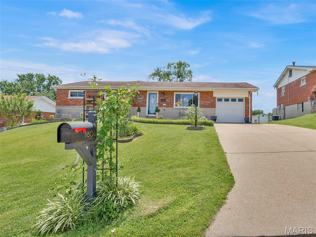 9806 Whitcomb Lane
