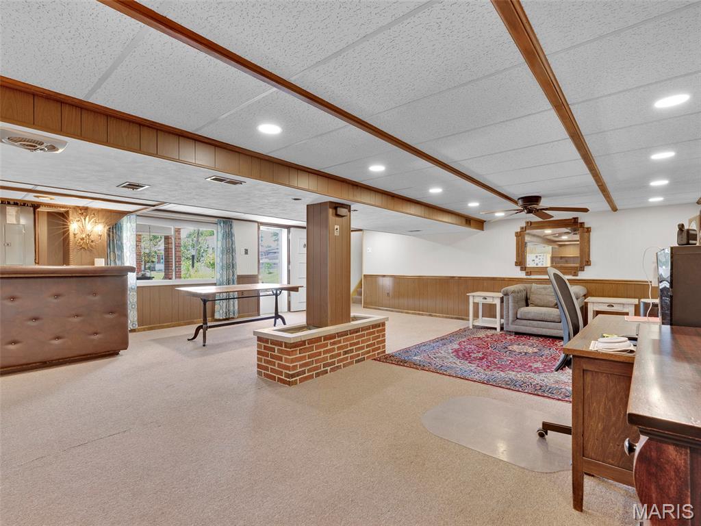 9806 Whitcomb Lane