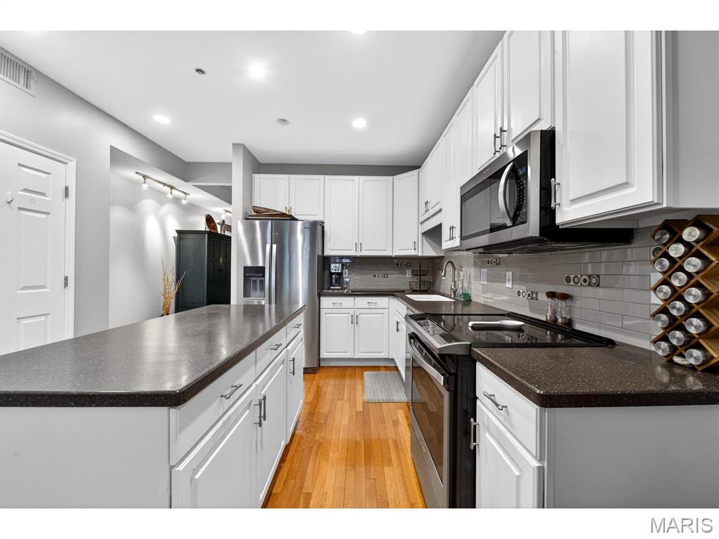505 North and South, 2C