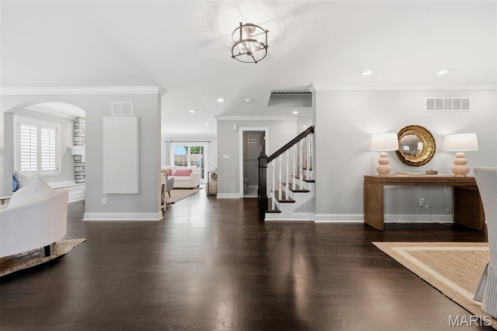 615 Meadowridge Lane