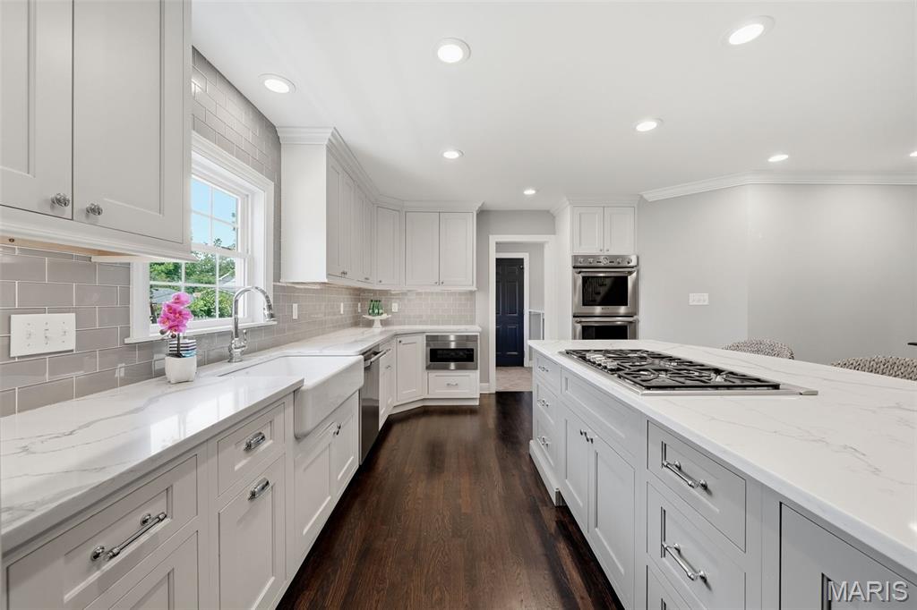 615 Meadowridge Lane