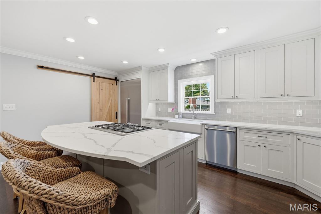 615 Meadowridge Lane