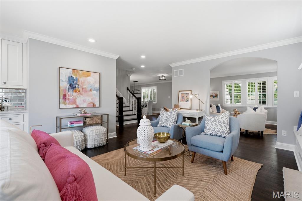 615 Meadowridge Lane