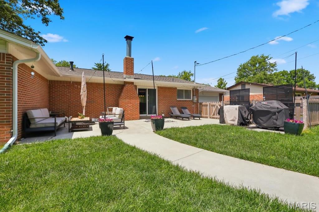 1022 Fernway Lane