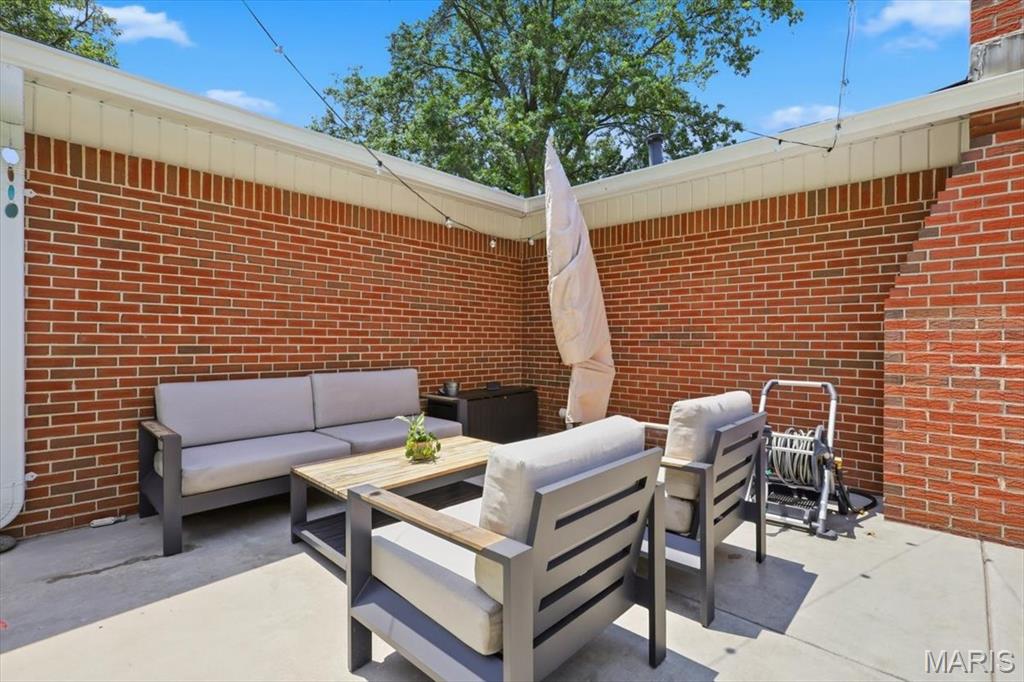 1022 Fernway Lane
