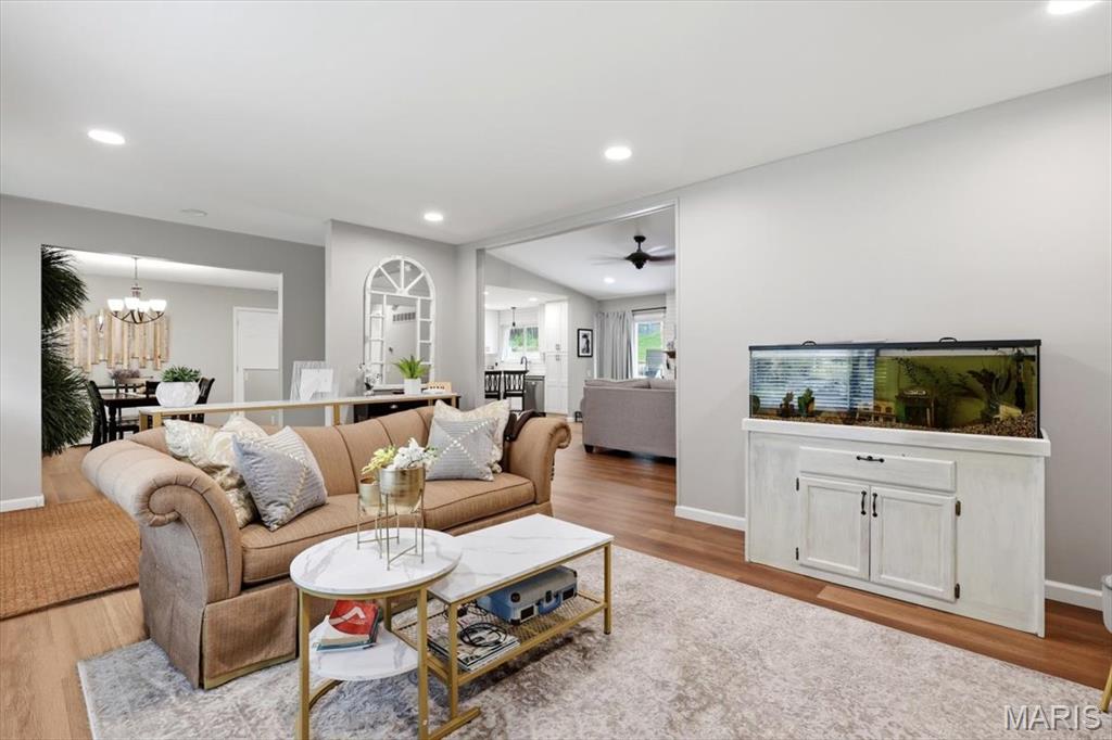 1022 Fernway Lane