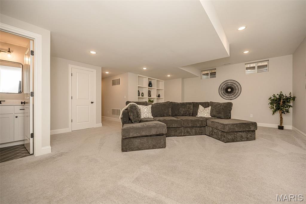 438 Lee Avenue