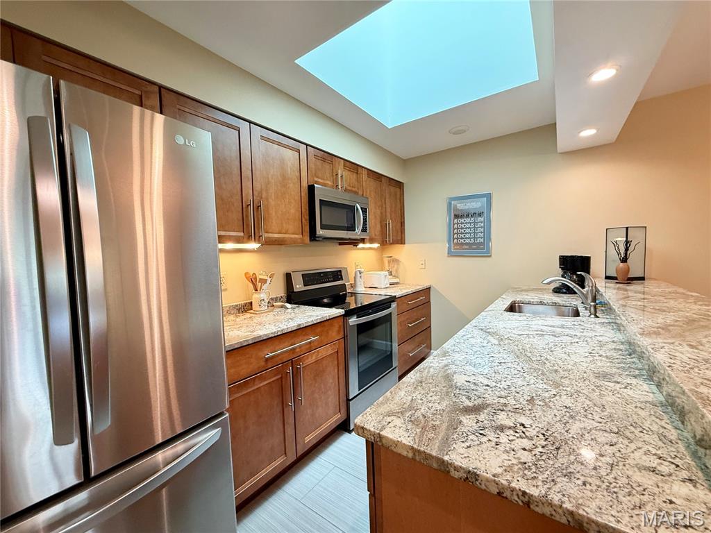 4235 W Pine Boulevard Unit: 21