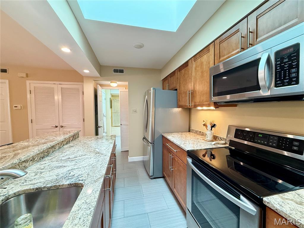 4235 W Pine Boulevard Unit: 21