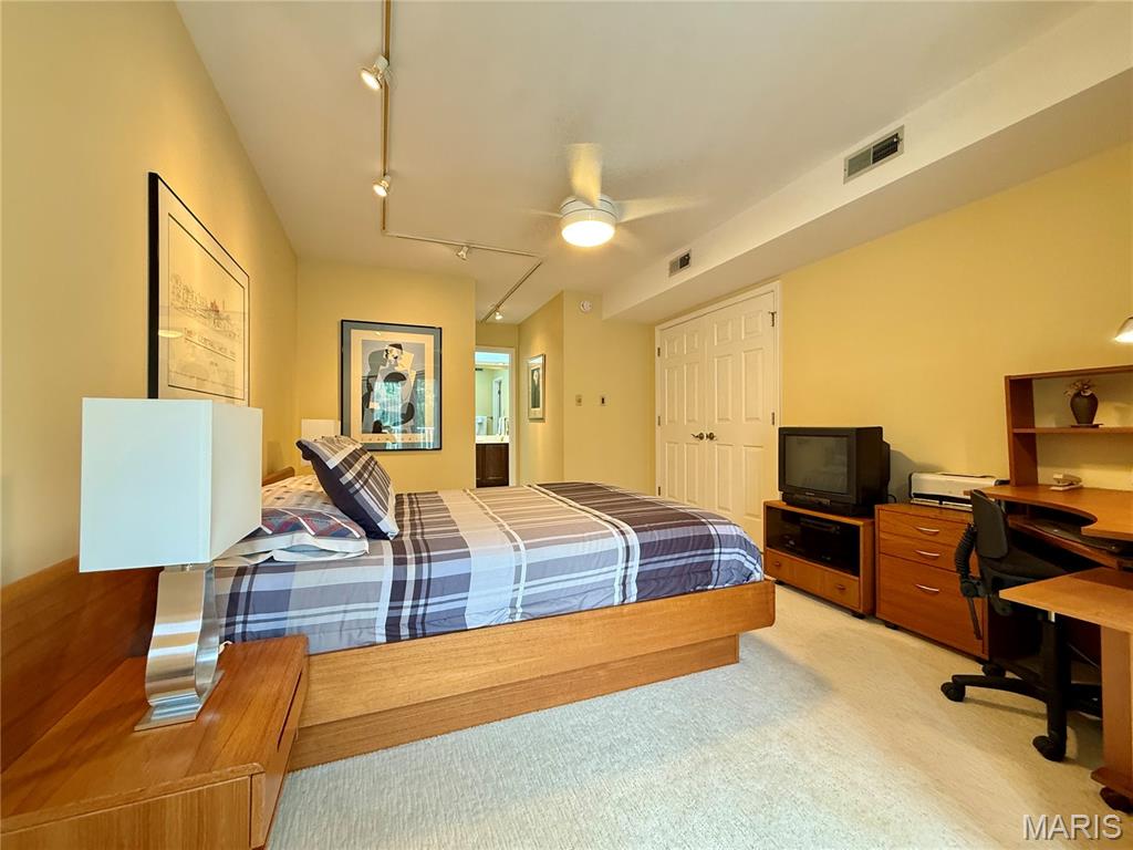 4235 W Pine Boulevard Unit: 21