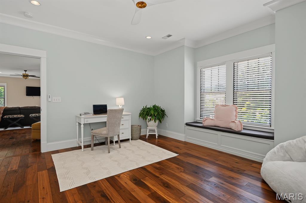 102 Edwin Avenue