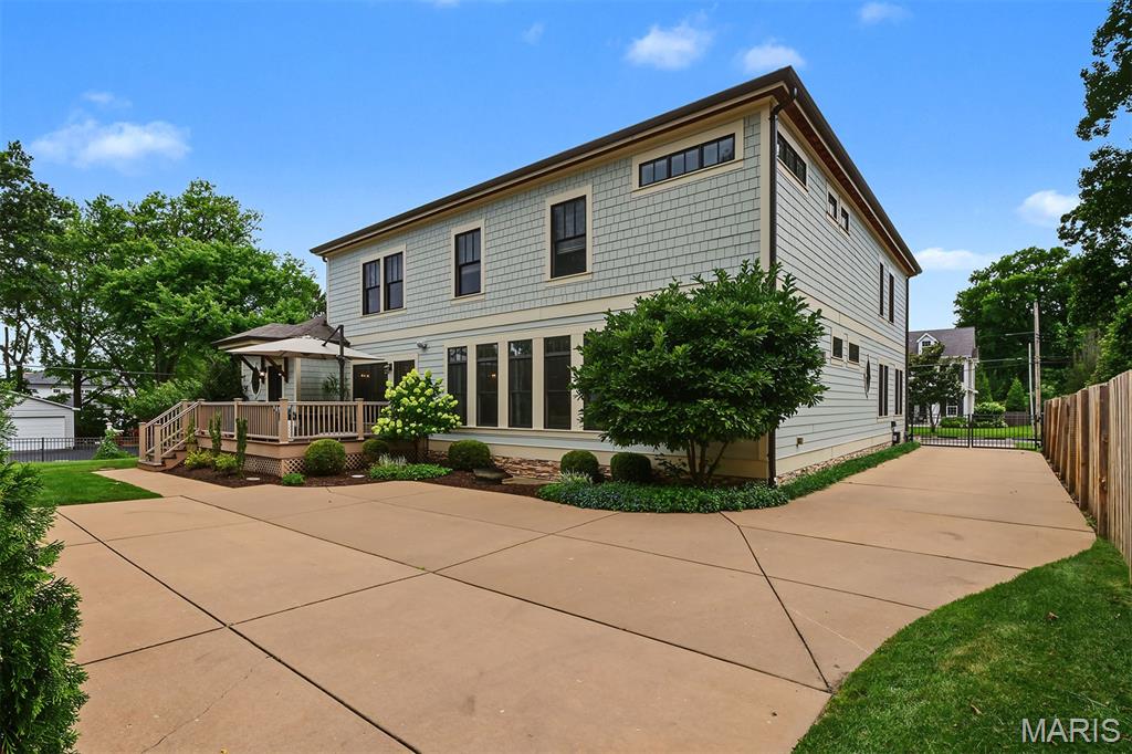 102 Edwin Avenue