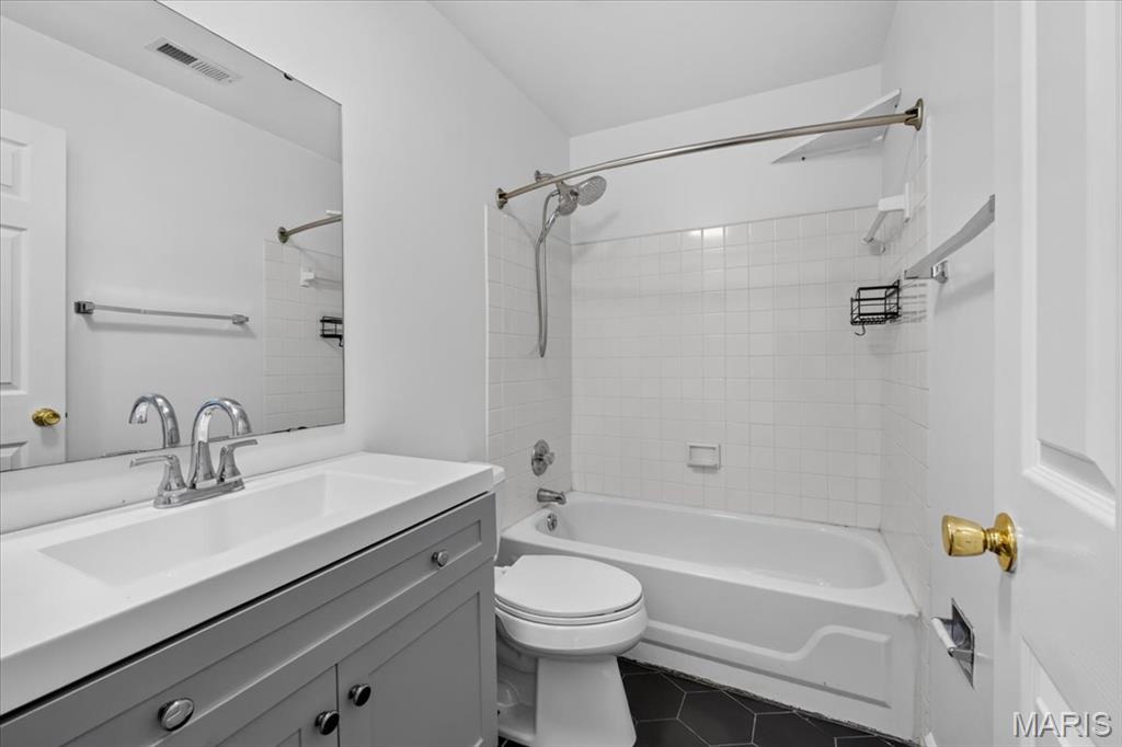 5900 McPherson Avenue Unit: 3W
