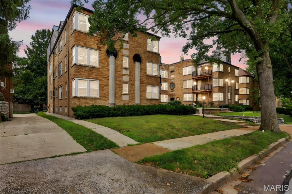 7532 York Drive Unit: 2E