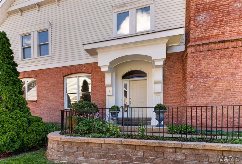 12427 Questover Manor Court