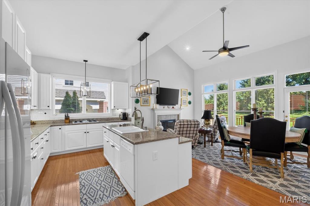 12427 Questover Manor Court