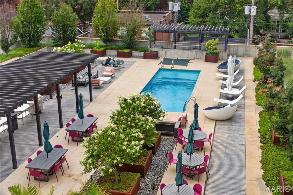 4101 Laclede Avenue Unit: 407