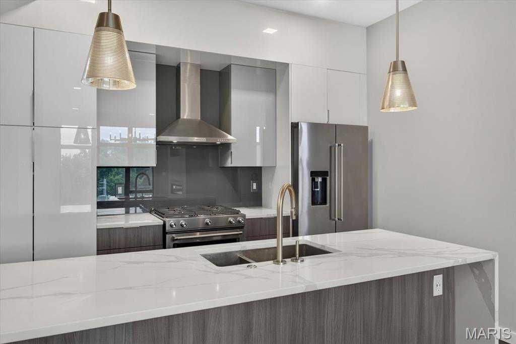 4101 Laclede Avenue Unit: 407