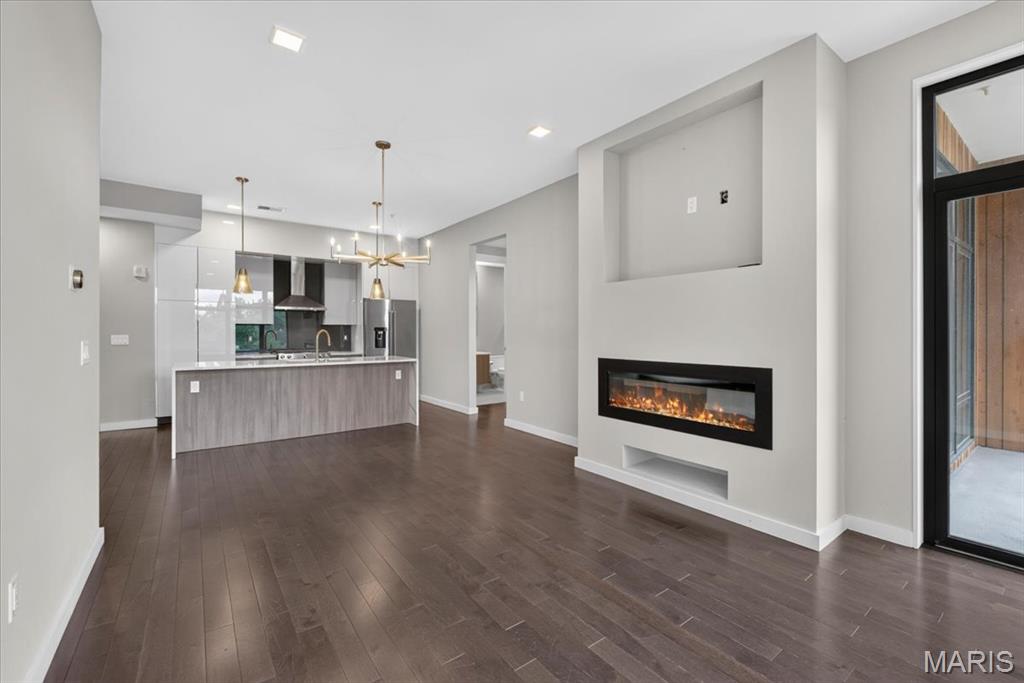 4101 Laclede Avenue Unit: 407
