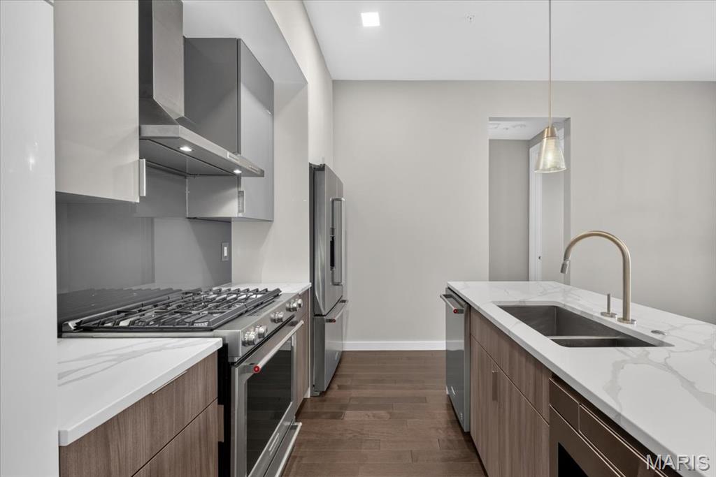 4101 Laclede Avenue Unit: 407