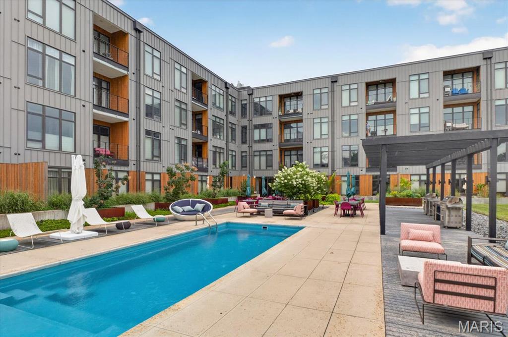 4101 Laclede Avenue Unit: 407