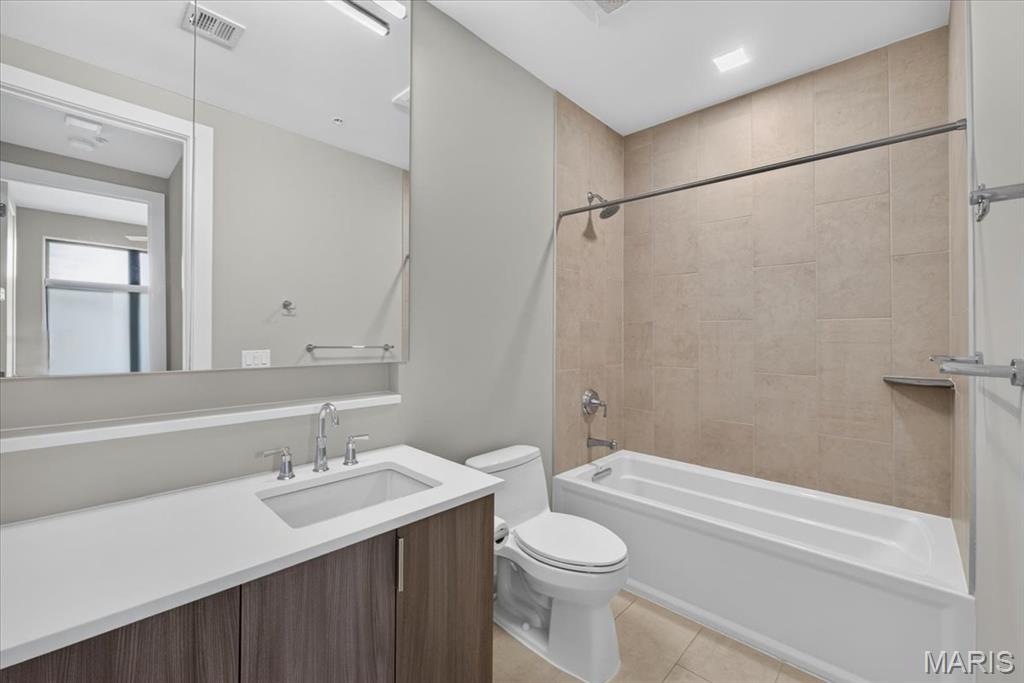 4101 Laclede Avenue Unit: 407
