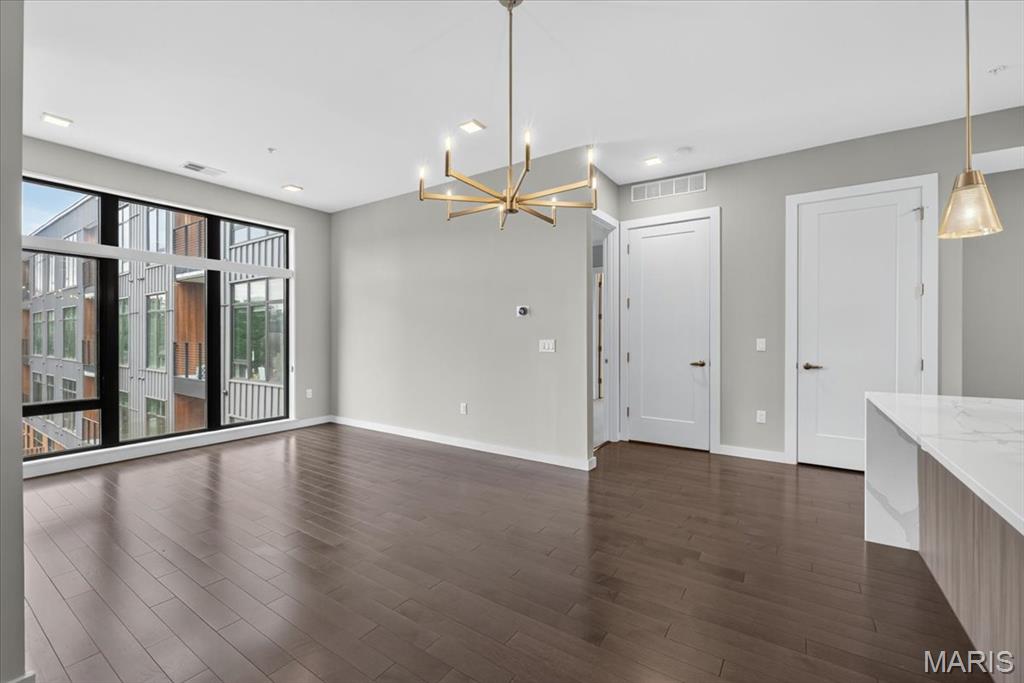 4101 Laclede Avenue Unit: 407