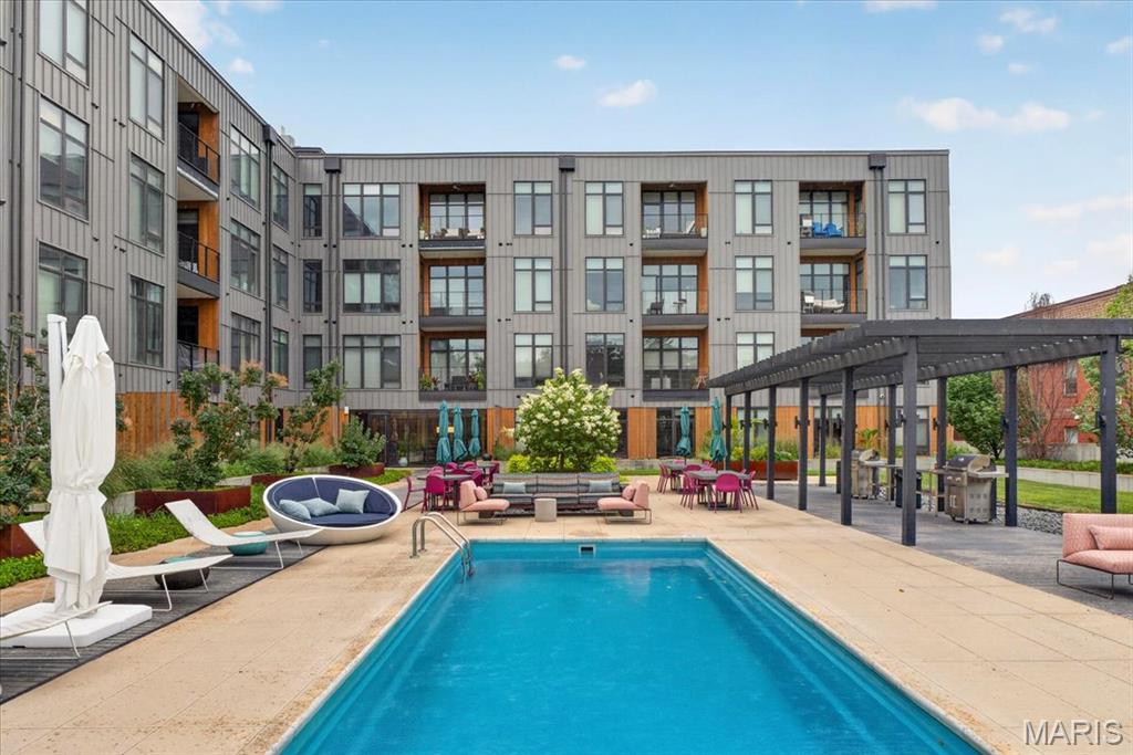4101 Laclede Avenue Unit: 407