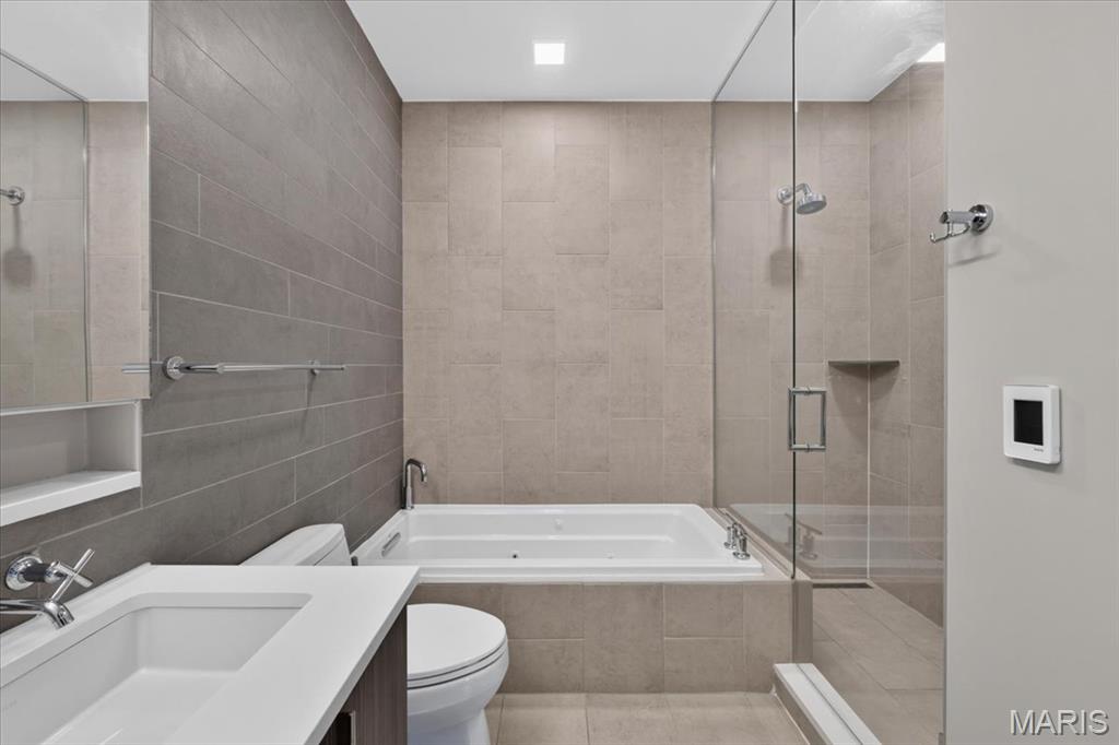 4101 Laclede Avenue Unit: 407