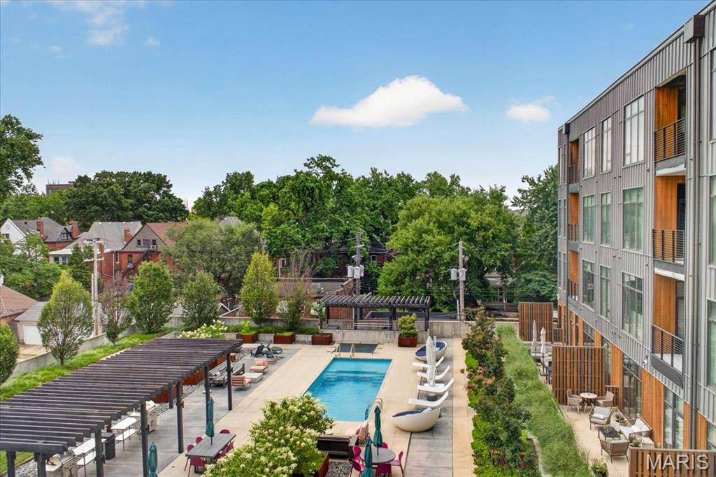 4101 Laclede Avenue Unit: 407