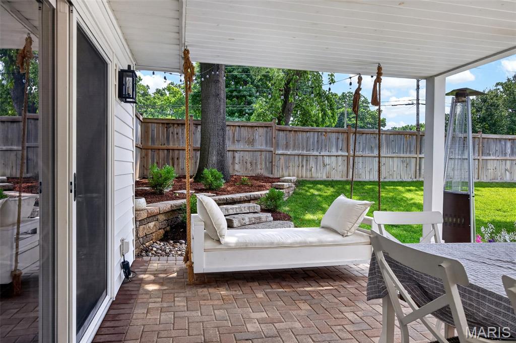 1120 Hollin Court