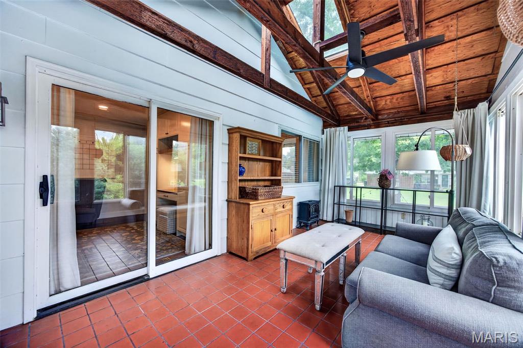 1120 Hollin Court