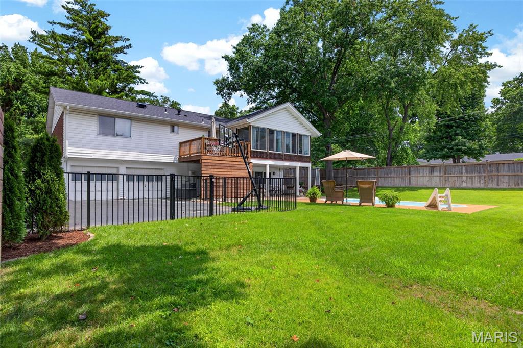 1120 Hollin Court