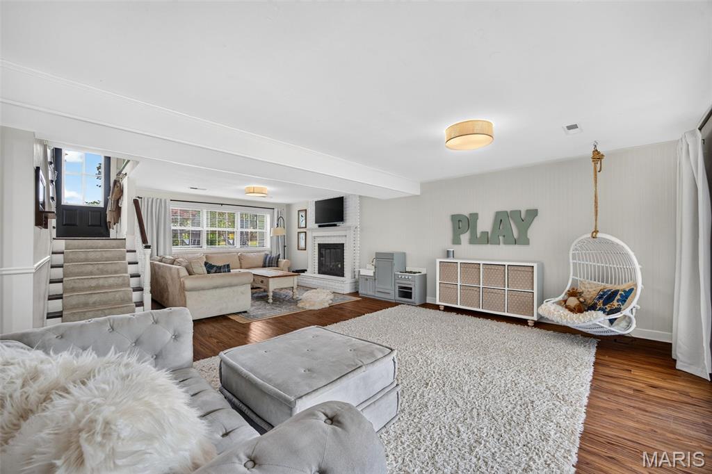 1120 Hollin Court