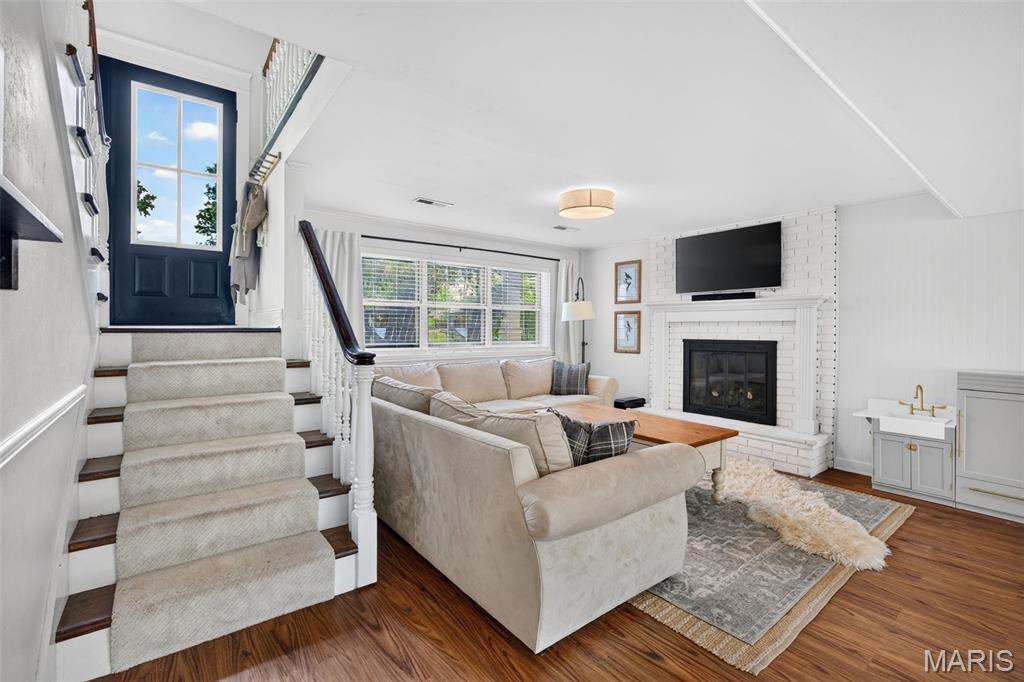 1120 Hollin Court
