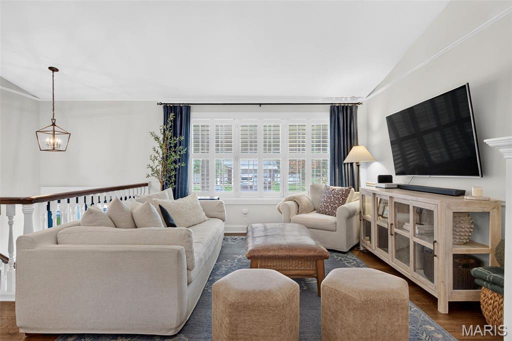 1120 Hollin Court
