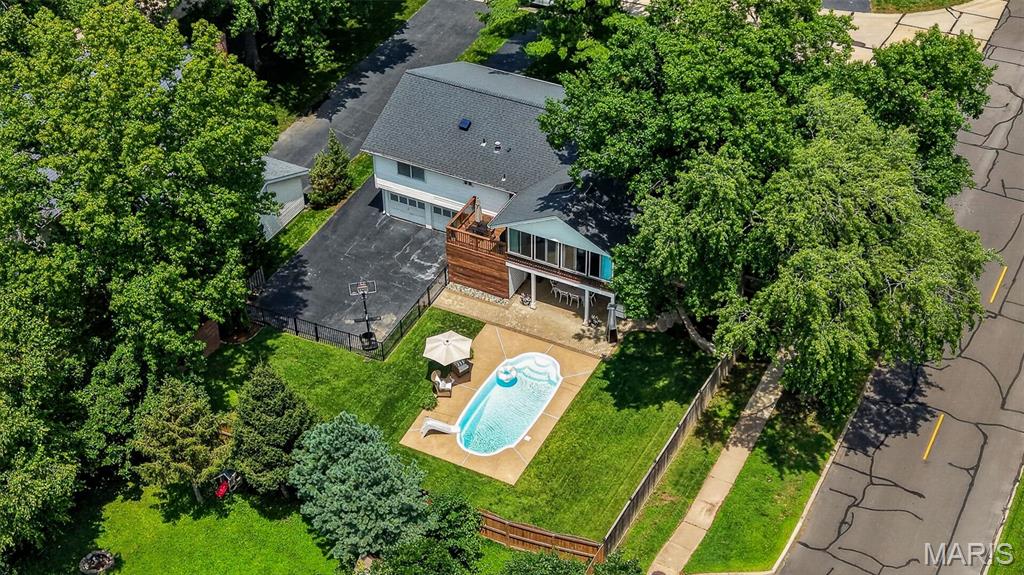 1120 Hollin Court