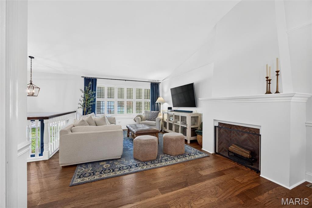 1120 Hollin Court