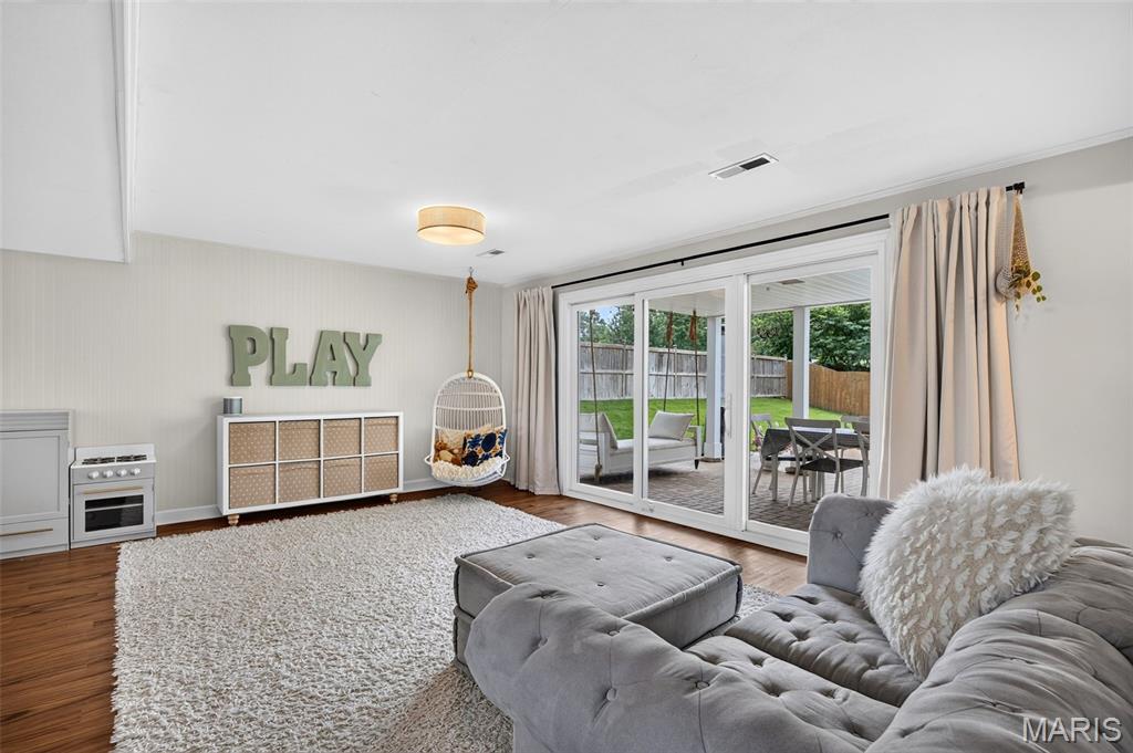 1120 Hollin Court