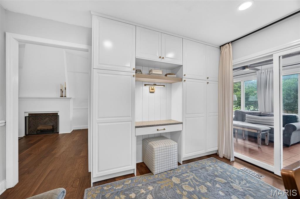 1120 Hollin Court