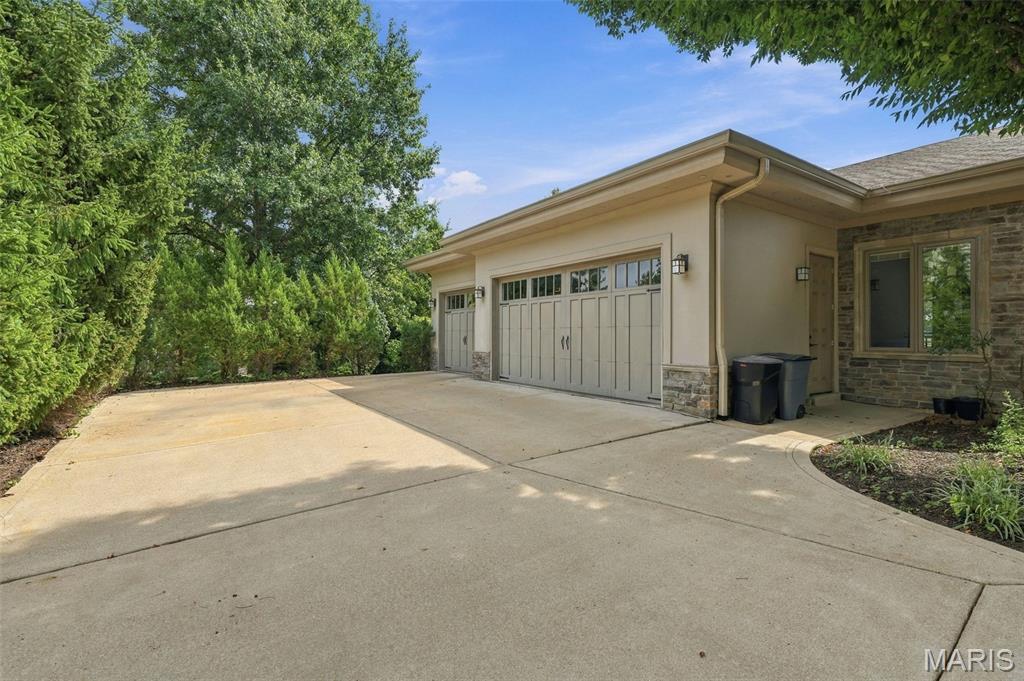 12864 Willow Pond Court